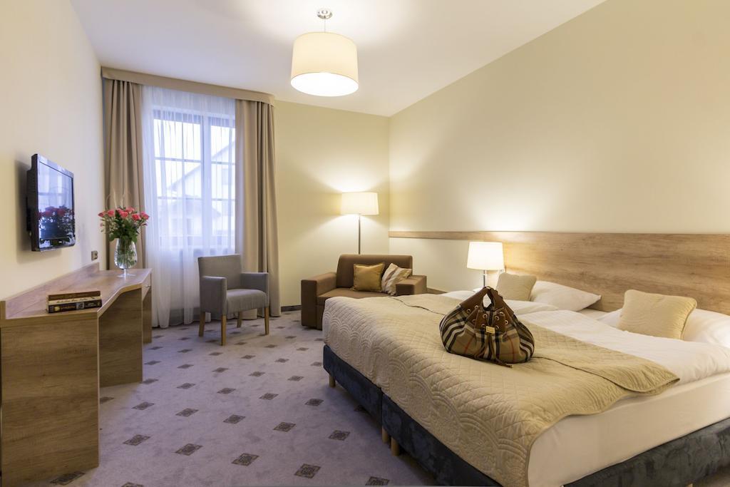 Hotel Notabene Świdnik Oda fotoğraf