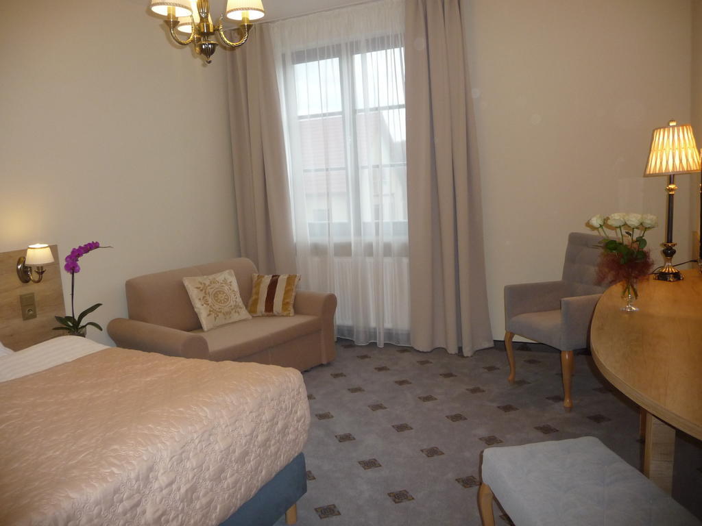 Hotel Notabene Świdnik Dış mekan fotoğraf